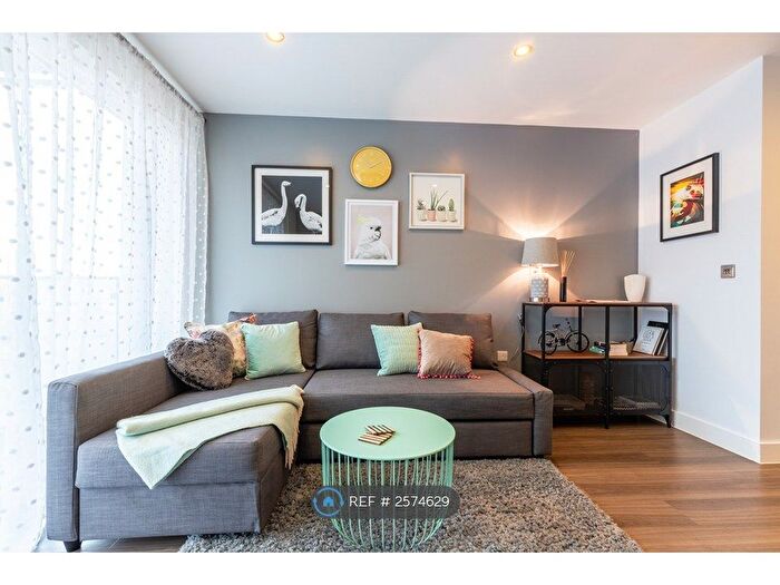 1 Bedroom Flat To Rent In Mill Park, Cambridge, CB1