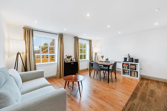 2 Bedroom Flat To Rent In Dolman Road, London, W4