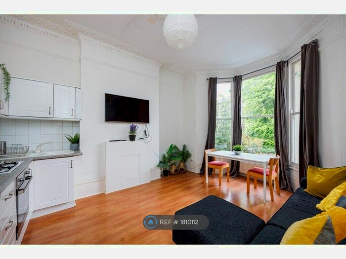 2 Bedroom Flat To Rent In Wray Crescent, London, N4