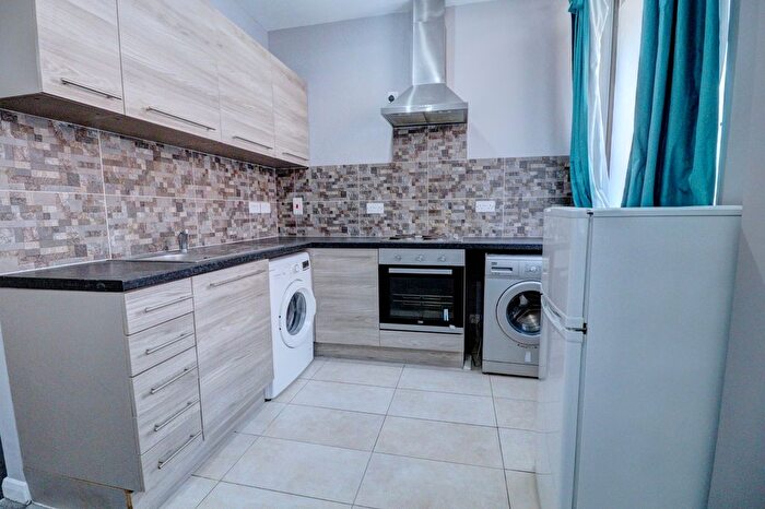 1 Bedroom Flat To Rent In Priory Road, High Wycombe, Buckinghamshire, HP13