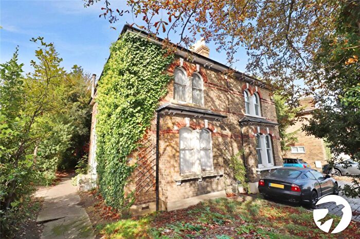 3 Bedroom Semi-Detached House For Sale In Woolwich Road, Belvedere, DA17