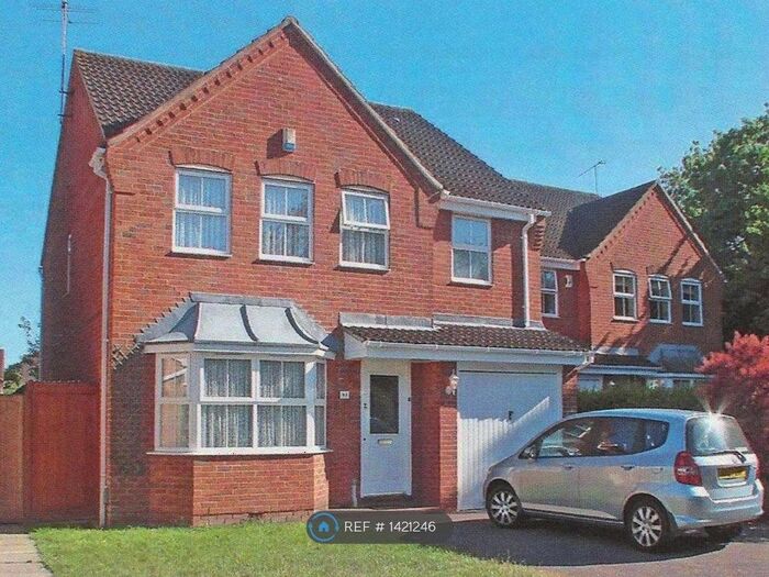 4 Bedroom Detached House To Rent In Sparrow Drive, Stevenage, SG2