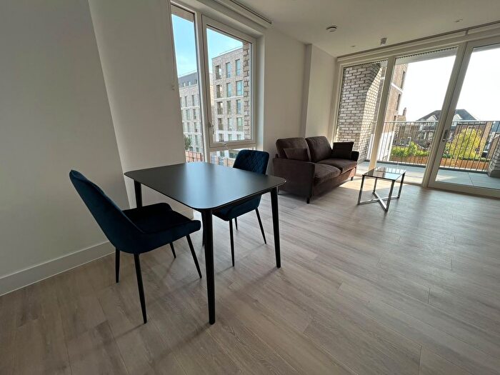 2 Bedroom Flat To Rent In Everdene Path, Acton, W3