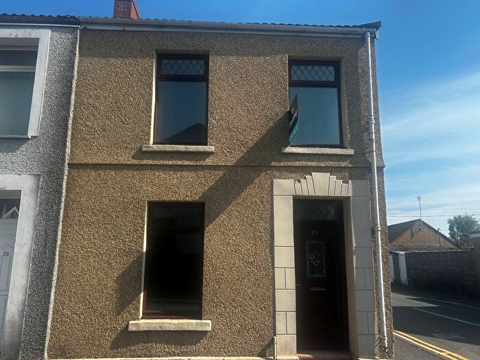3 Bedroom End Of Terrace House To Rent In Robinson Street, Llanelli, SA15