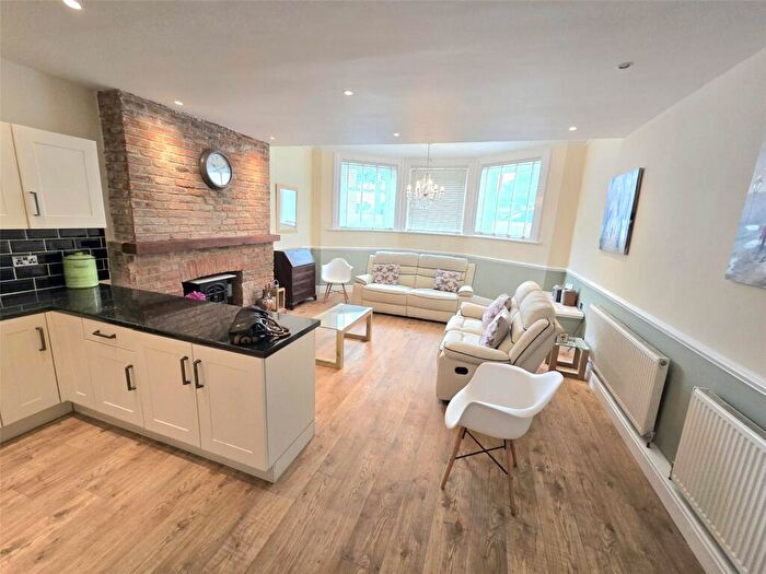 2 Bedroom Flat To Rent In Western Parade, Southsea, Hampshire, PO5