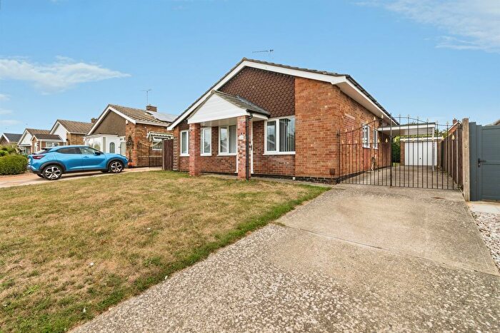 3 Bedroom Detached Bungalow For Sale In Pennygate Drive, Lowestoft, NR33