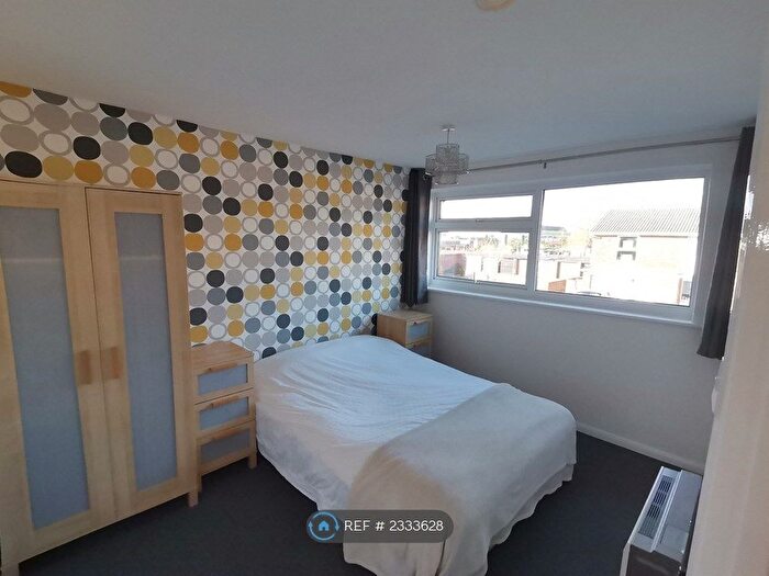 2 Bedroom Flat To Rent In Rothleigh Road, Cambridge, CB1