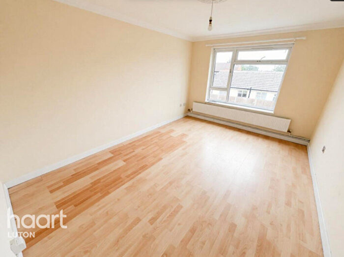 1 Bedroom Maisonette To Rent In Spear Close, Luton, LU3