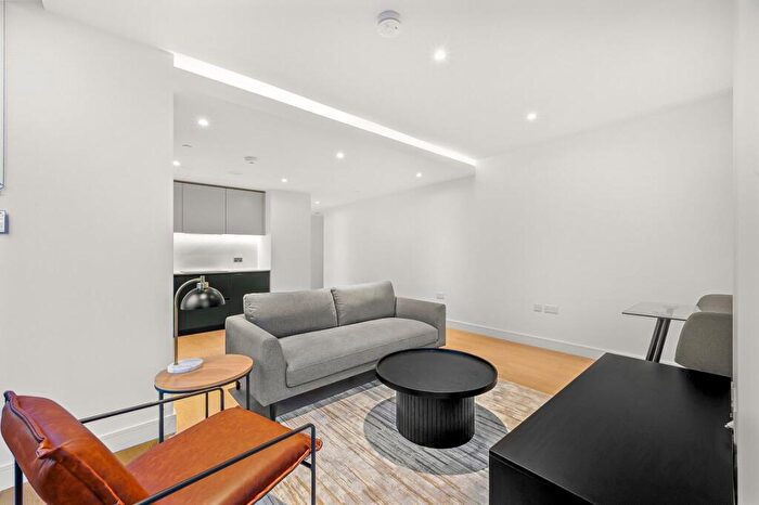 1 Bedroom Flat To Rent In Harcourt Tower, South Quay, E14