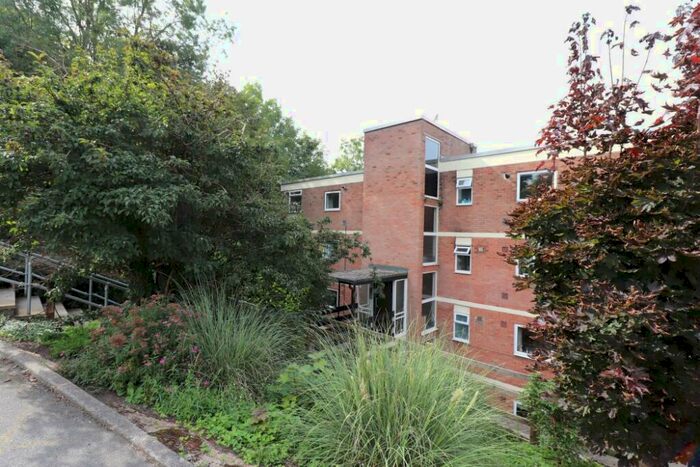 2 Bedroom Flat To Rent In Green Hill Gate, High Wycombe, HP13