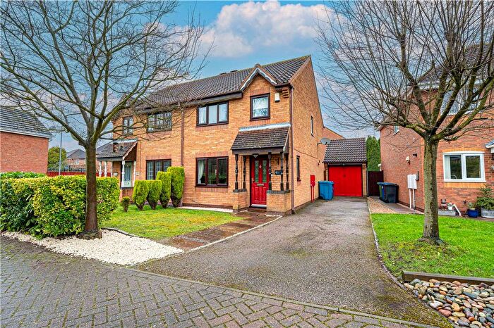 3 Bedroom Semi-Detached House For Sale In Harwood Drive, Dosthill, Tamworth, Staffordshire, B77