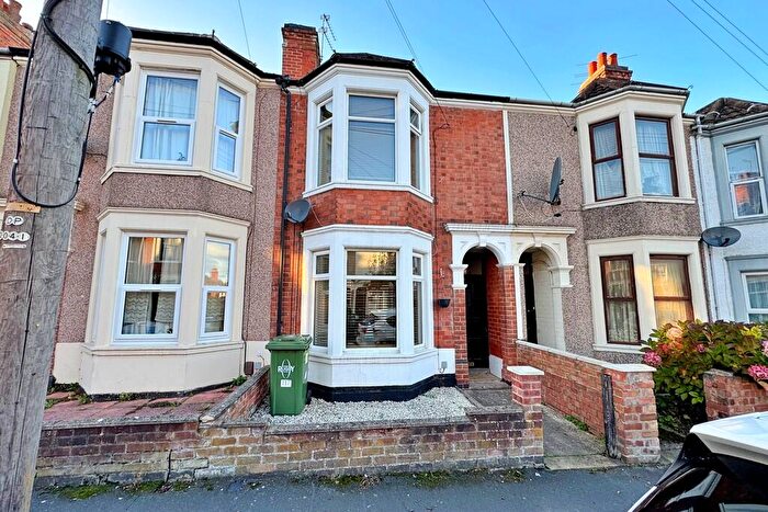 2 Bedroom Terraced House To Rent In Claremont Road, Rugby, CV21