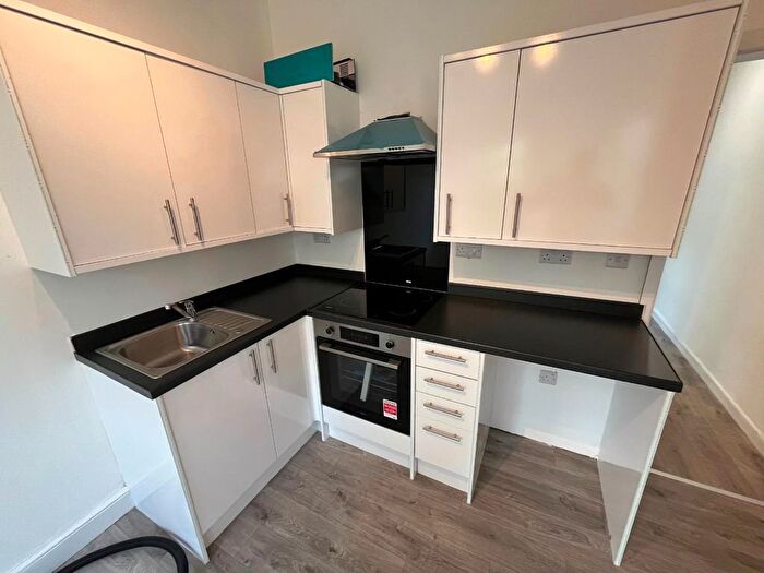 2 Bedroom Flat To Rent In The Polygon, Southampton, SO15