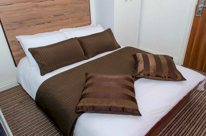 Studio To Rent In Sunbridge Halls, Sunbridge Road, Bradford, West Yorkshire, BD1