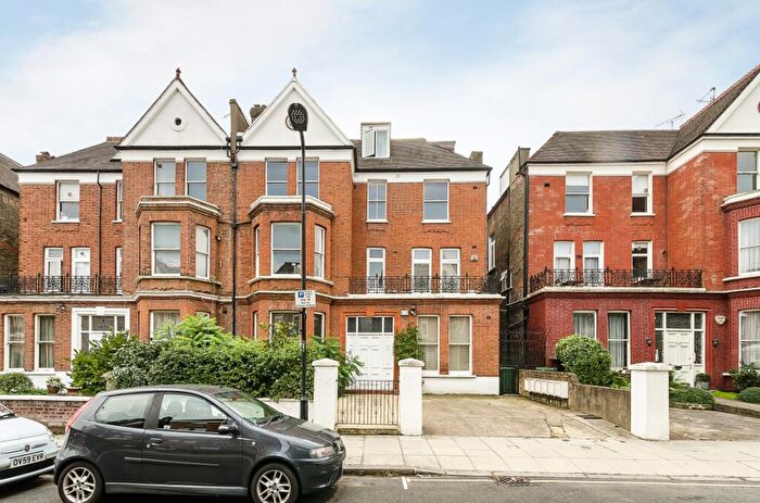 2 Bedroom Flat To Rent In Canfield Gardens West Hampstead, NW6