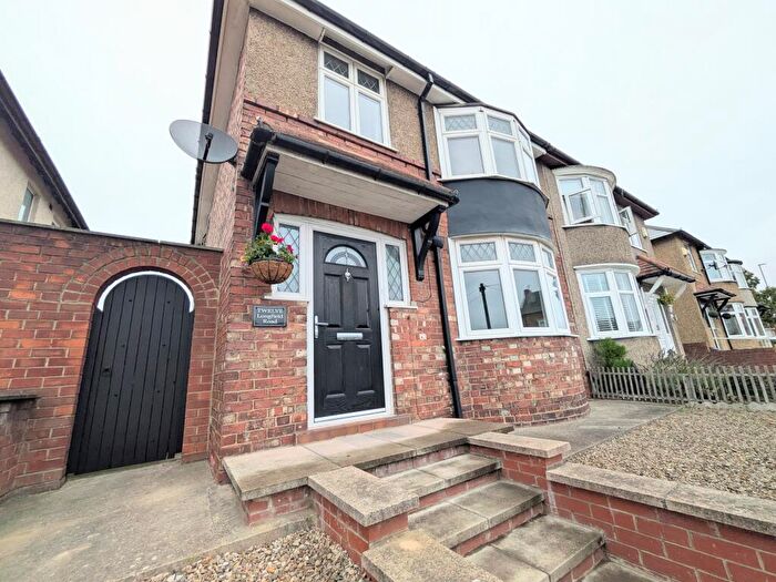 3 Bedroom Semi-Detached House To Rent In Longfield Road, Darlington, DL3