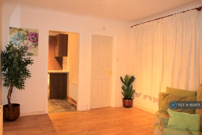 2 Bedroom Maisonette To Rent In Barley Lane, Ilford, IG3