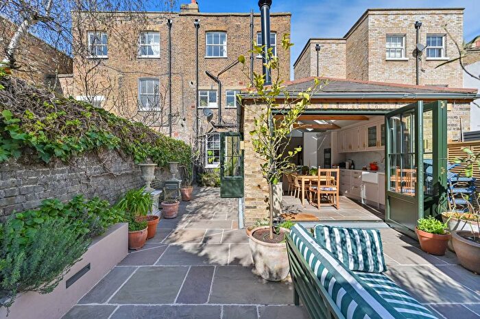 4 Bedroom Property For Sale In Stockwell Green, Stockwell, London, SW9