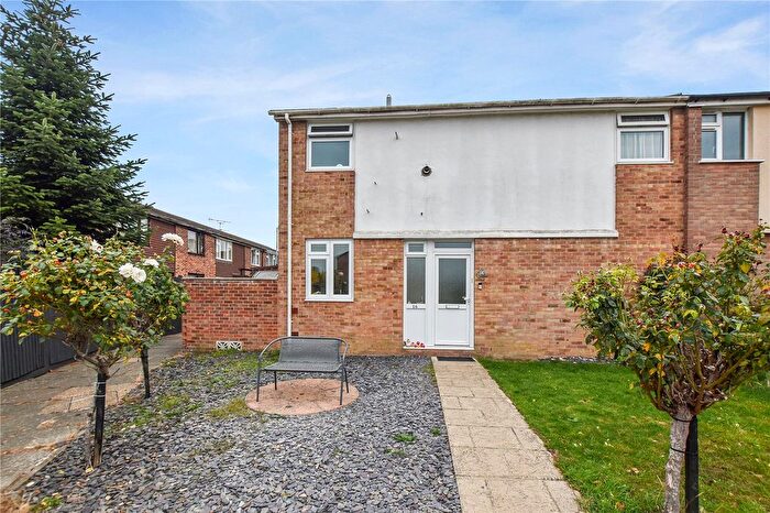 3 Bedroom End Of Terrace House For Sale In Hanbury Walk, Bexley, Kent, DA5