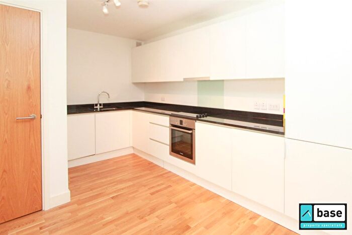 3 Bedroom Flat To Rent In Adelaide Wharf, Queensbridge Road, Haggerston, E2
