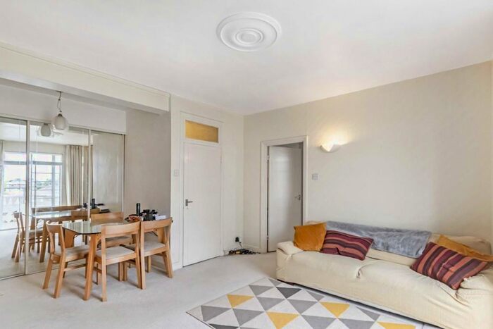 1 Bedroom Flat To Rent In Hamlet Gardens, London, W6