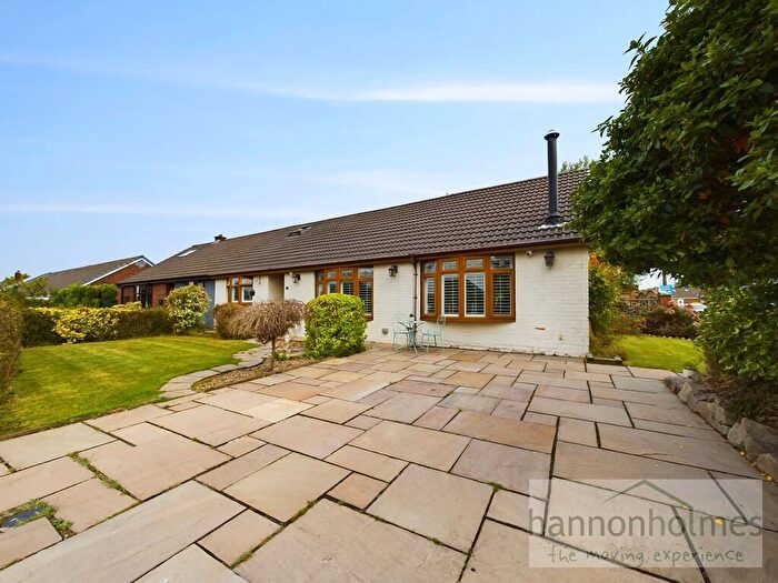 5 Bedroom Semi-Detached Bungalow For Sale In Martin Avenue, Little Lever, Bolton, BL3