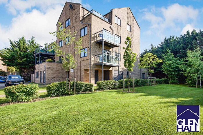 1 Bedroom Apartment For Sale In Well Grove, London, N20