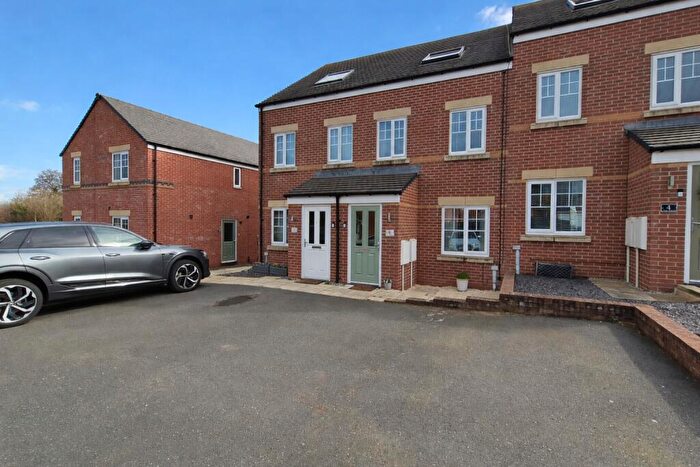3 Bedroom Town House For Sale In Cwrt Edwin, Oakenholt, Flintshire, CH6