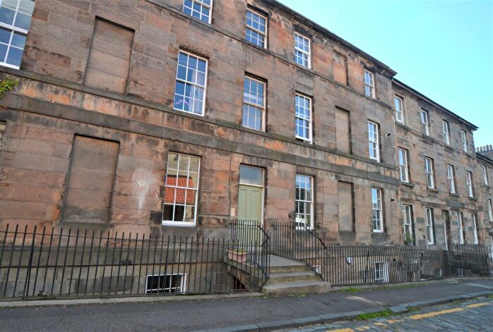 4 Bedroom Flat To Rent In Canon Street, Edinburgh, EH3