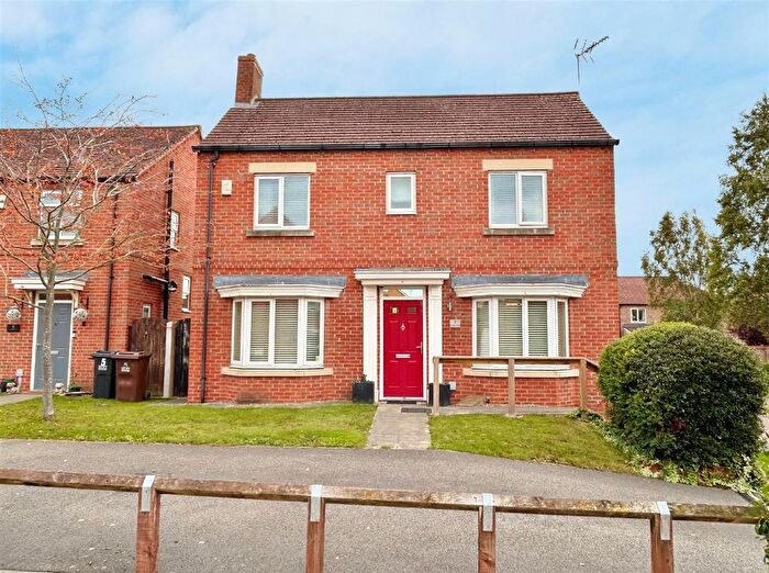 3 Bedroom Detached House For Sale In Chestnut Way, Selby, YO8