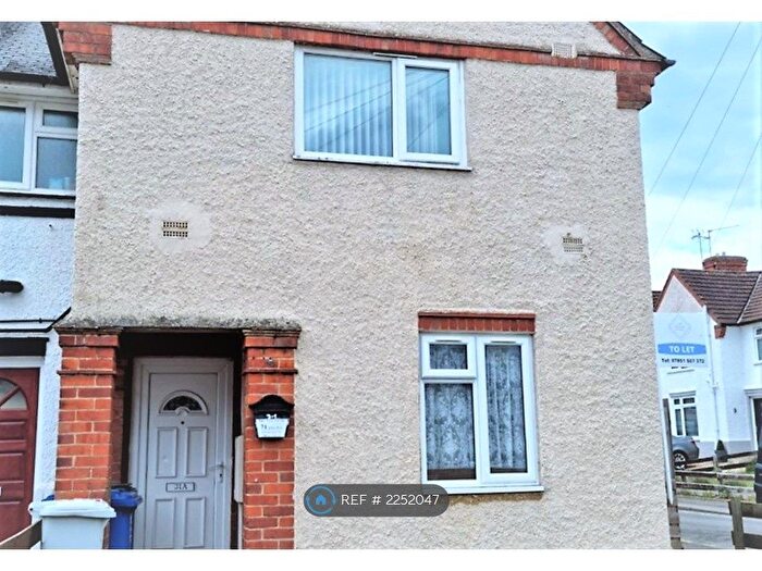 1 Bedroom Flat To Rent In East Avenue, Burton Latimer, Kettering, NN15