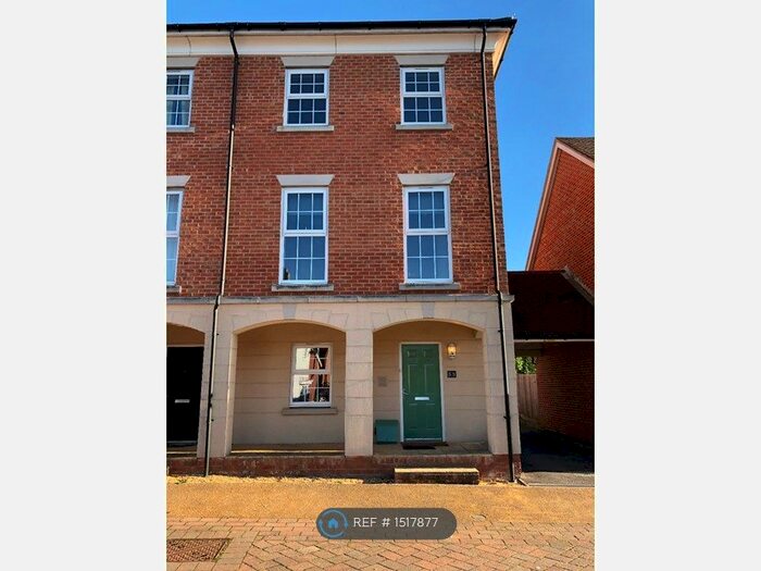 3 Bedroom Semi-Detached House To Rent In Alner Road, Blandford Forum, DT11