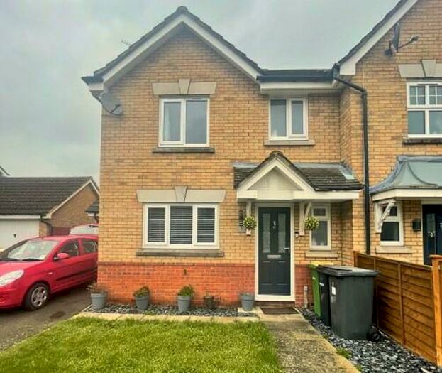 3 Bedroom Semi-Detached House To Rent In Brunswick Place, Rayleigh, SS6
