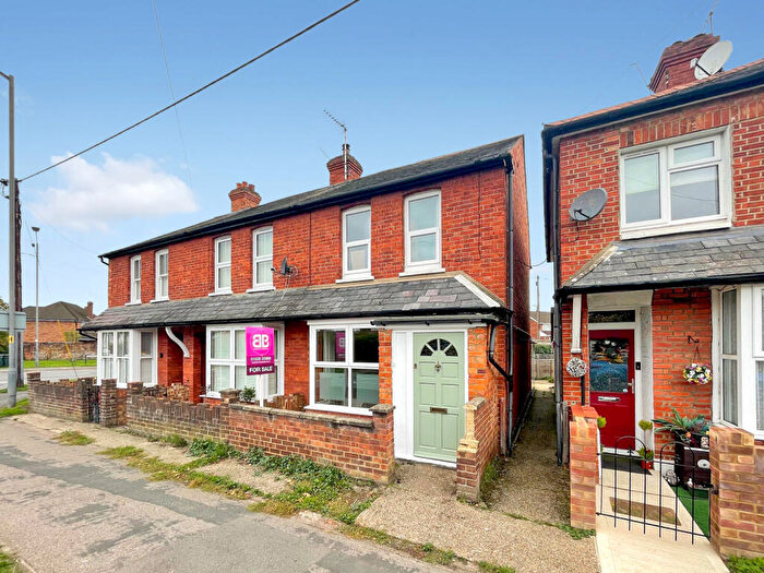 3 Bedroom End Of Terrace House For Sale In Wycombe Road, Marlow, Buckinghamshire, SL7