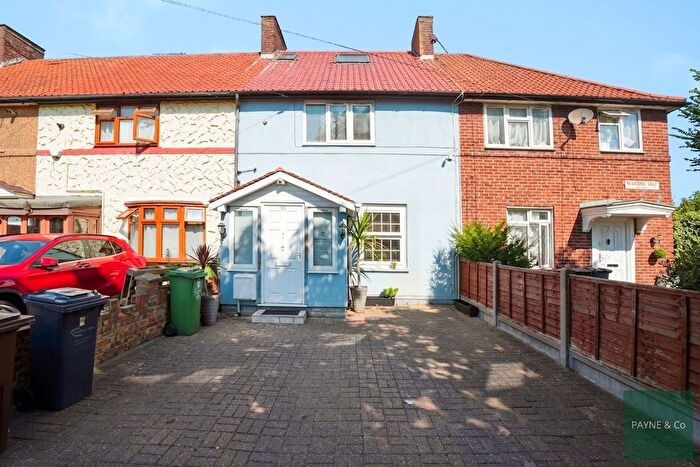 4 Bedroom Terraced House For Sale In Winding Way, Dagenham, RM8