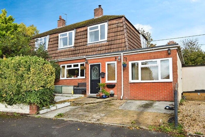 4 Bedroom Semi Detached House For Sale In Bourne View, Allington, SP4