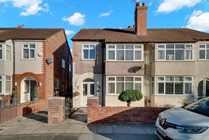 3 Bedroom Semi-Detached House For Sale In Stirling Avenue, Crosby, L23