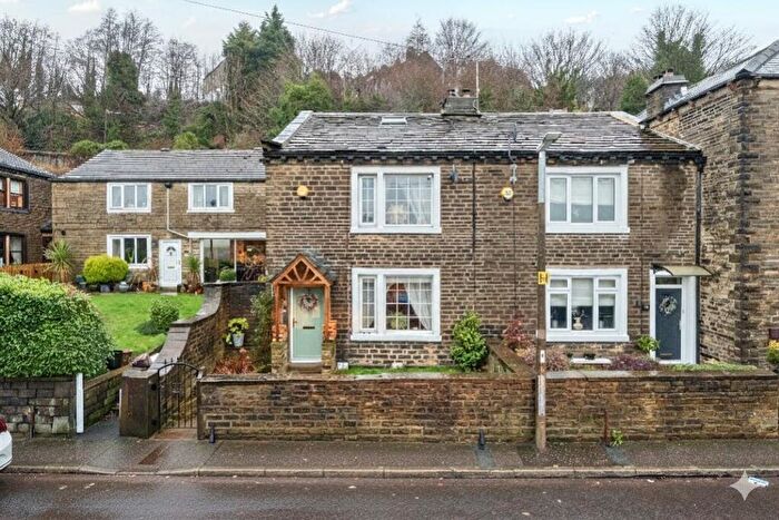 3 Bedroom Cottage For Sale In Upper Washer Lane, Pye Nest, HX2