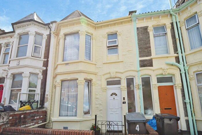 3 Bedroom Terraced House For Sale In Essery Road, Greenbank, Bristol, BS5