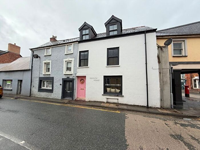 2 Bedroom Semi-detached House For Sale In Feidrfair, Cardigan, SA43