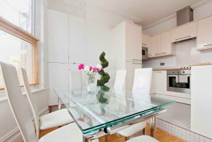 1 Bedroom Flat To Rent In Green Lanes, Winchmore Hill, N21