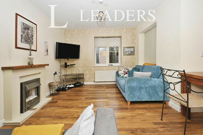 2 Bedroom Apartment To Rent In Brosse Way, Bromley, BR2