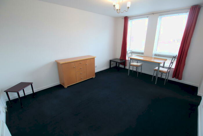 2 Bedroom Flat To Rent In Clarence Gardens, Hyndland, G11
