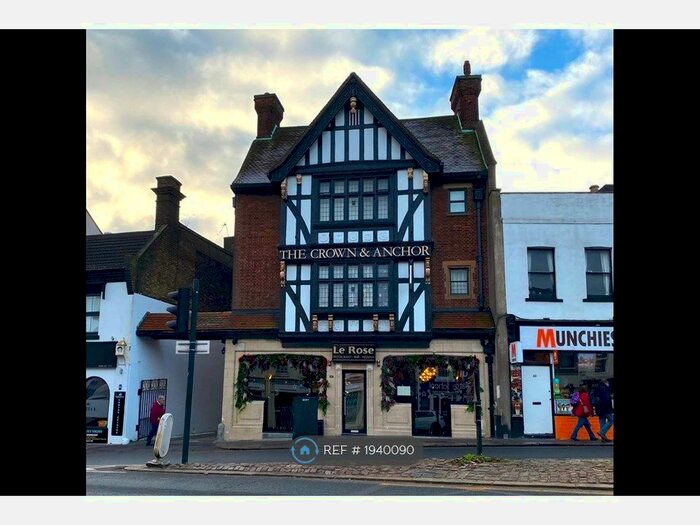 2 Bedroom Flat To Rent In High Barnet, North London, EN5