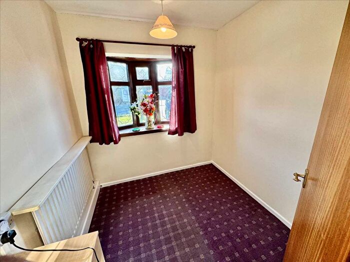 3 Bedroom Bungalow For Sale In Sheila Avenue, Wednesfield, Wolverhampton, WV11