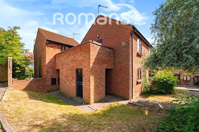 Studio For Sale In Constable Close, Hayes, UB4