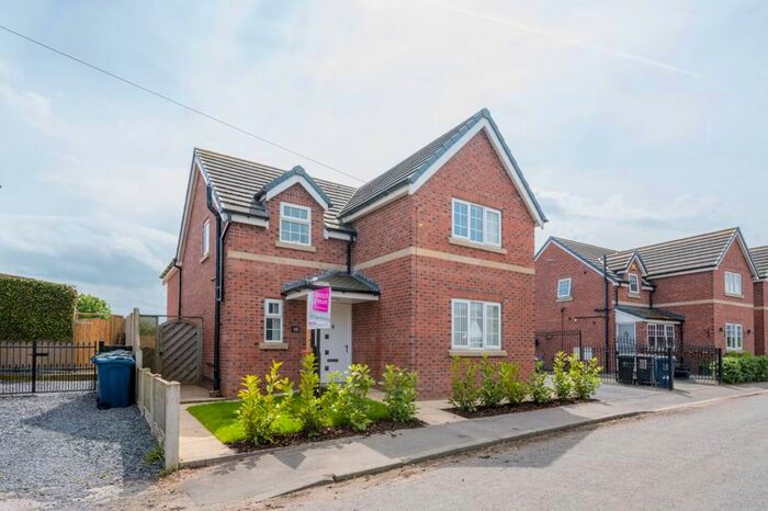 4 Bedroom Detached House For Sale In Snape Green, Southport, PR8