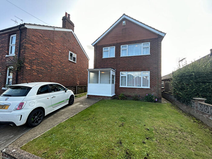 3 Bedroom Detached House To Rent In Whitehall Close, Colchester, CO2