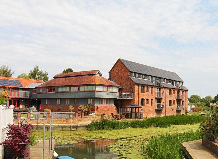 2 Bedroom Flat For Sale In Carters Boatyard, Mill Road, Buckden, PE19