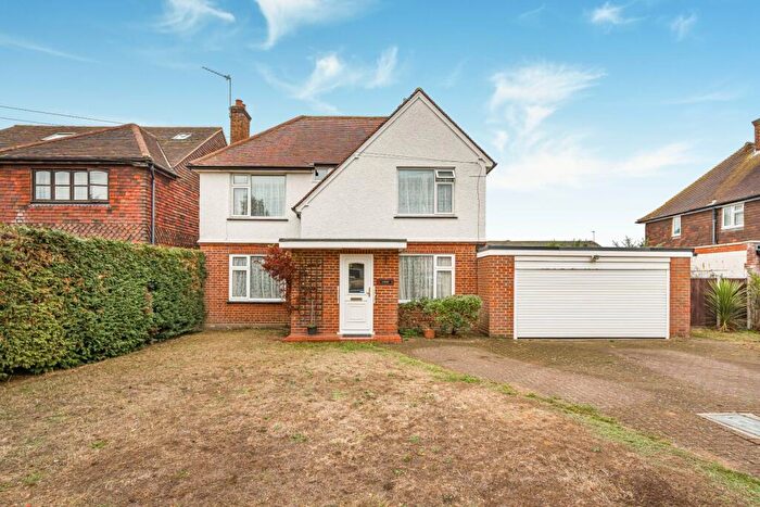 4 Bedroom Detached House For Sale In Thrupps Lane, Hersham, Walton On Thames, Surrey, KT12